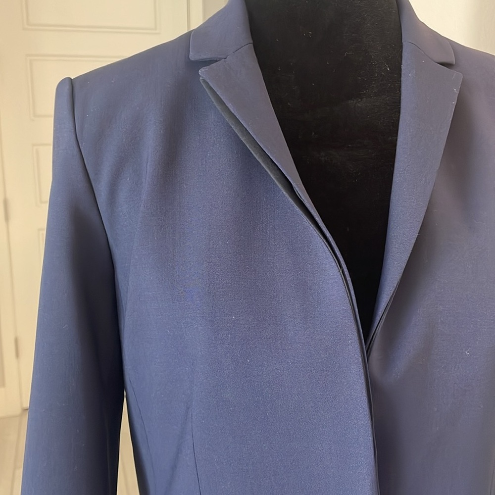 Elie Tahari Navy Blue Blazer in Size 4 - Picture 5 of 12